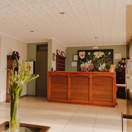 Hotel Y Restaurante El Guarco Cartago Kültér fotó