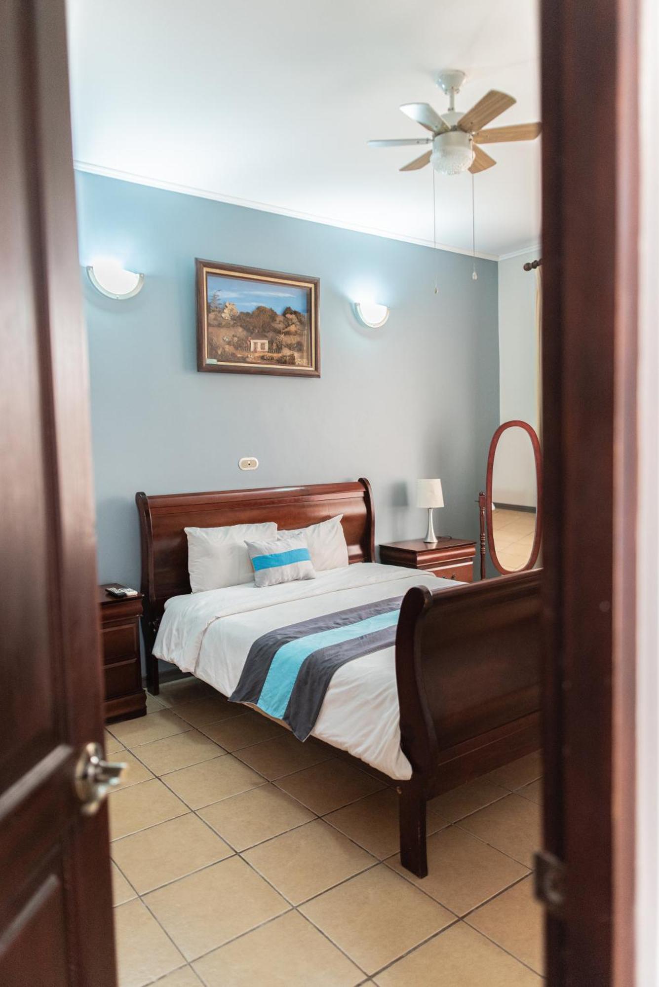 Hotel Y Restaurante El Guarco Cartago Kültér fotó