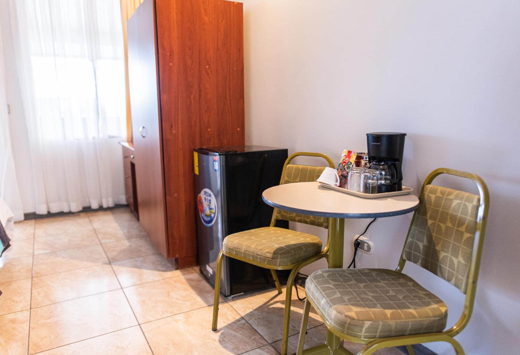 Hotel Y Restaurante El Guarco Cartago Kültér fotó