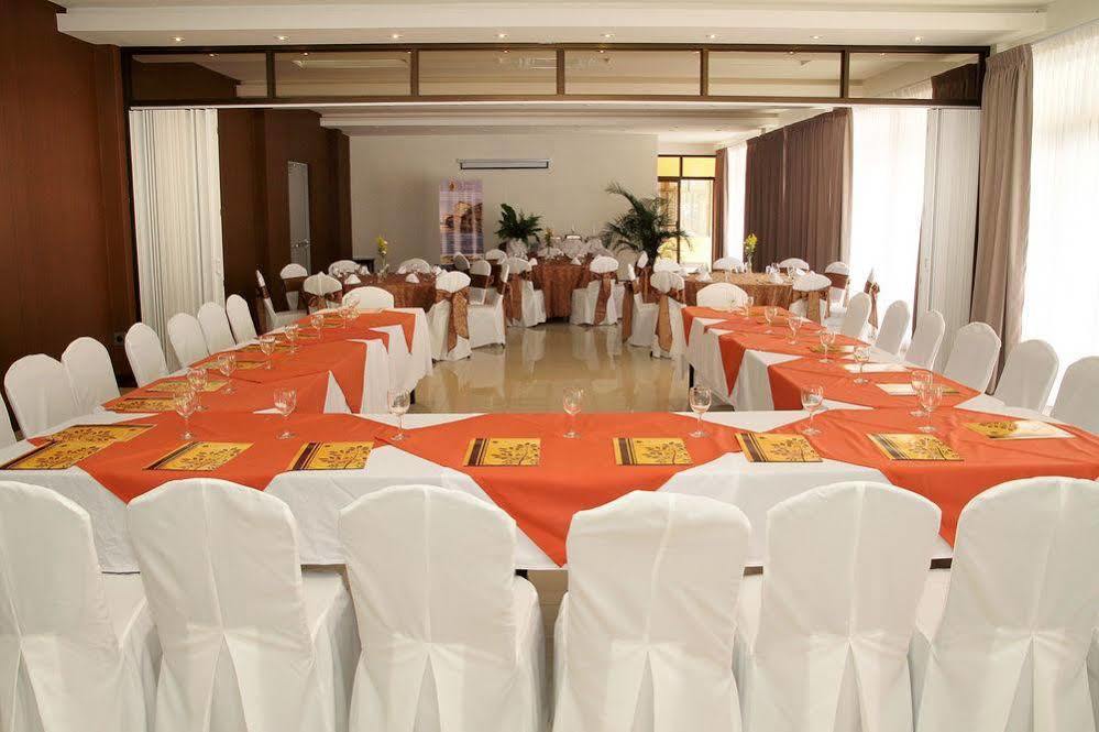 Hotel Y Restaurante El Guarco Cartago Kültér fotó