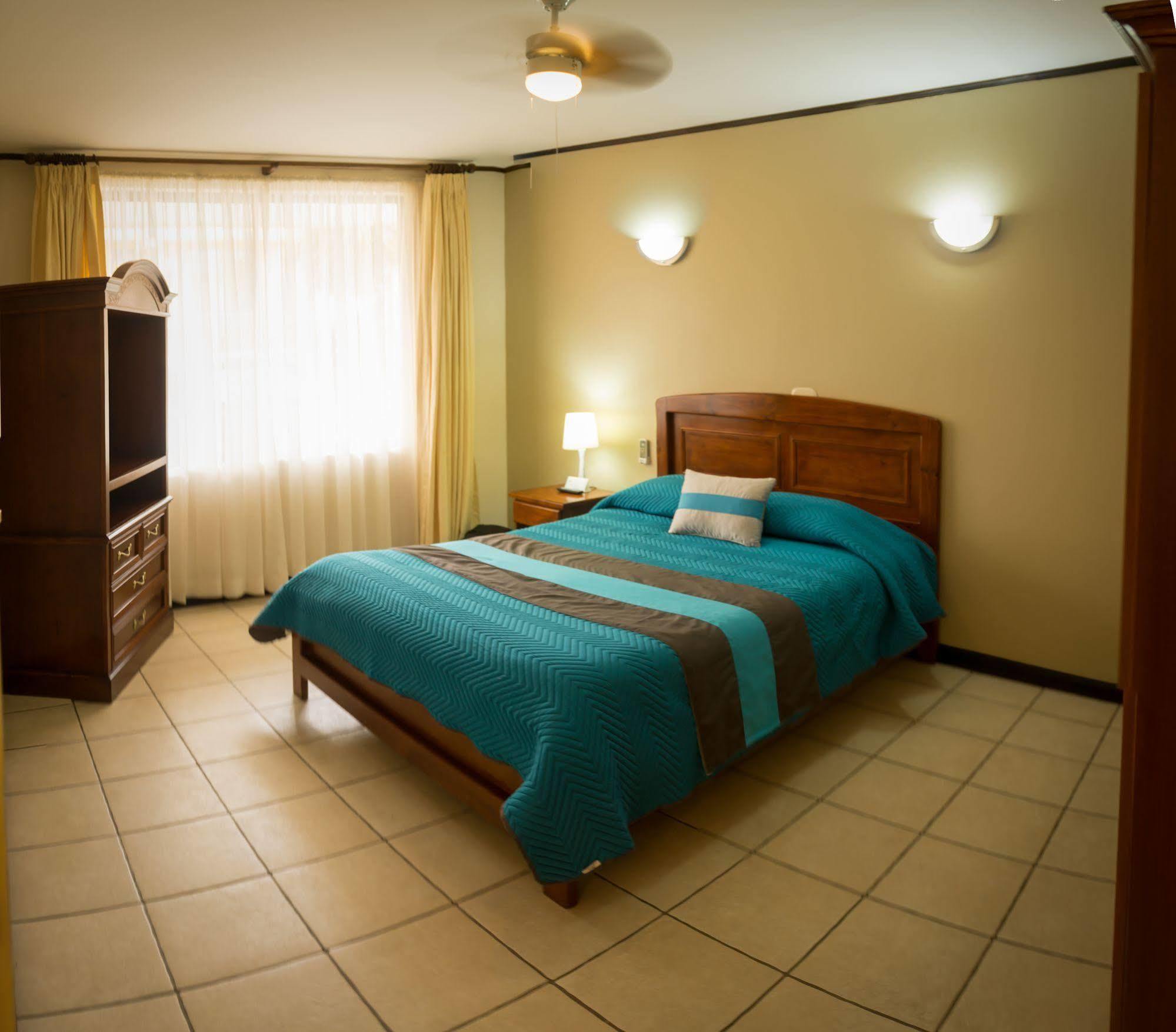 Hotel Y Restaurante El Guarco Cartago Kültér fotó