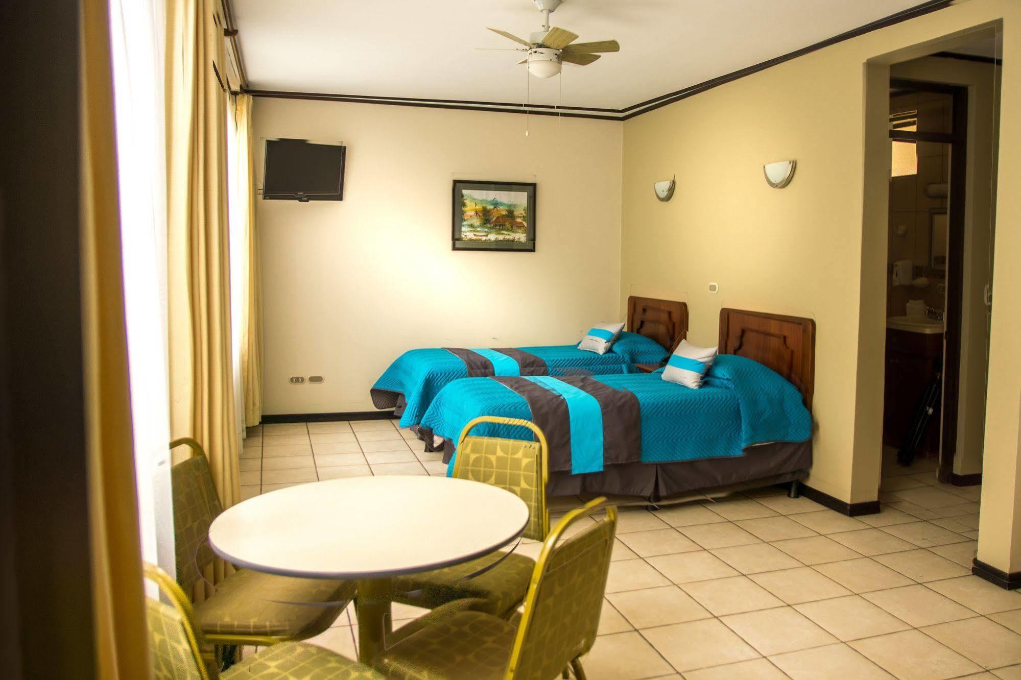 Hotel Y Restaurante El Guarco Cartago Kültér fotó