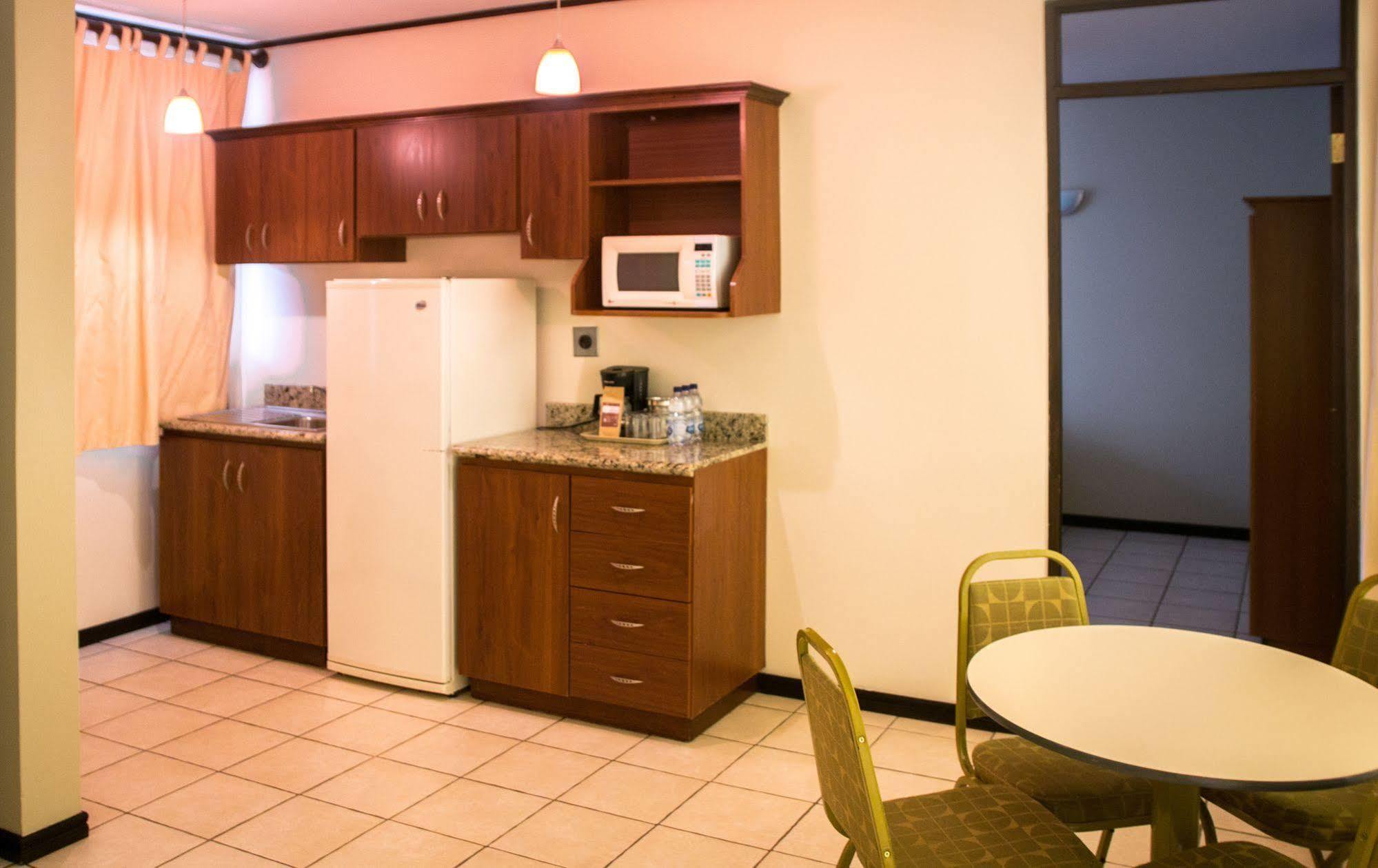 Hotel Y Restaurante El Guarco Cartago Kültér fotó