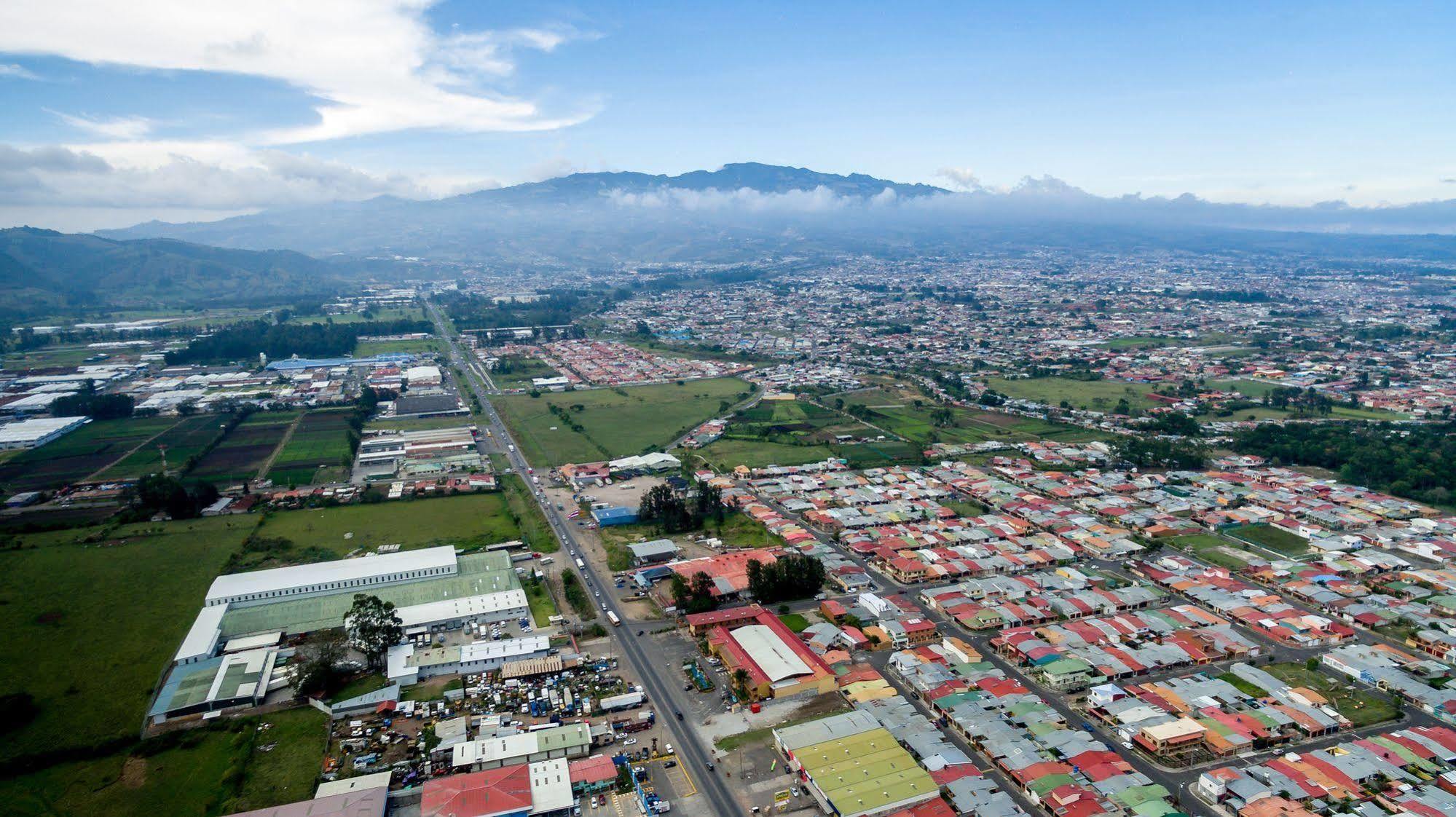 Hotel Y Restaurante El Guarco Cartago Kültér fotó